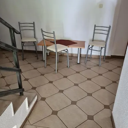 Famous.rs Villa Ohrid