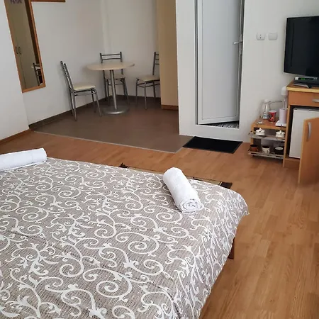 Famous.rs Villa Ohrid